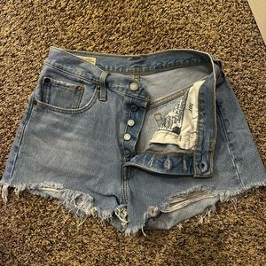 Levi high waisted shorts